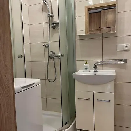 Wakcyjny Przy Ulicy Paryzntow * Гданьск
