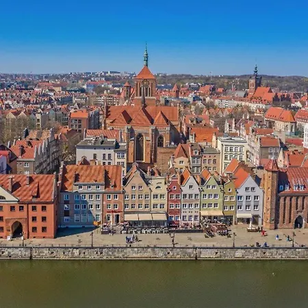 Wakcyjny Przy Ulicy Paryzntow * Гданьск
